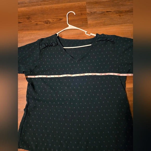 Elegant Dark Green Women's Top - Picture 3 of 4